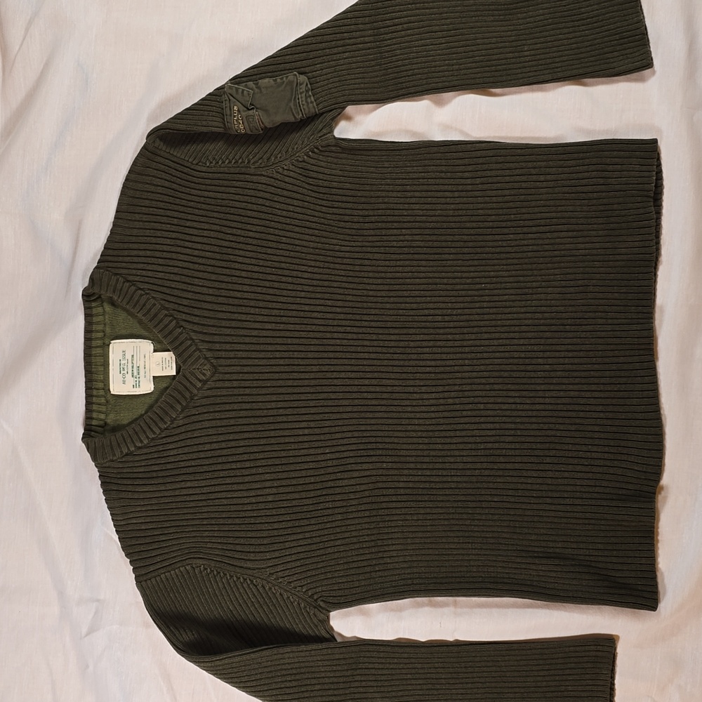 American Eagle Outfitters V-neck Sweater